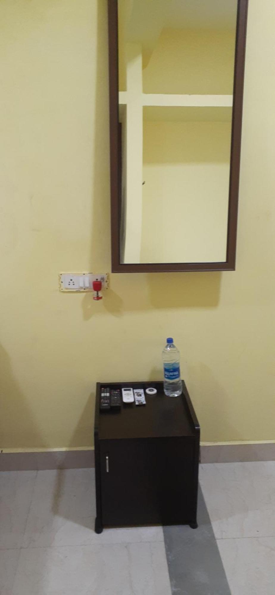 Varadhar Guest House Kanchipuram Eksteriør billede
